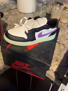 Brand new glow in the dark nike